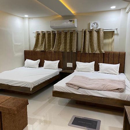 Hotel Super Palace Уджайн Екстериор снимка